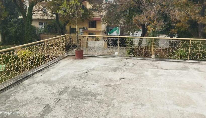 اتاق ساده سه‌ نفره, Fantasy Lodges Guest House Islamabad