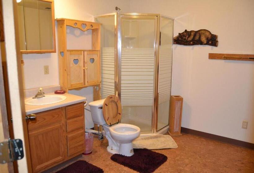 اتاق استاندارد با تخت بزرگ, All Seasons B&b