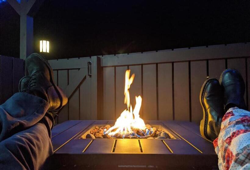 اتاق سوپریور با تخت بزرگ, Blue Elk Inn