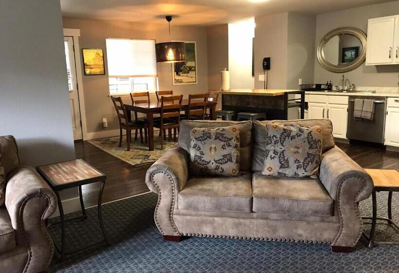 3 Bedroom Suite, Blue Elk Inn