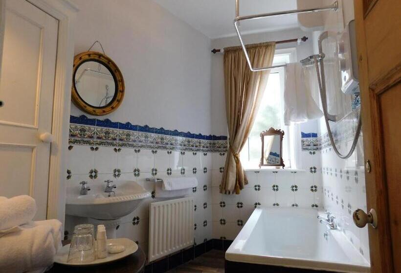 اتاق لوکس, The Old Registry Guest House