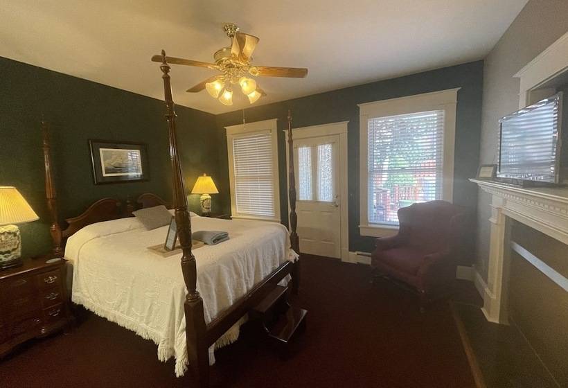 اتاق استاندارد, China Clipper Inn