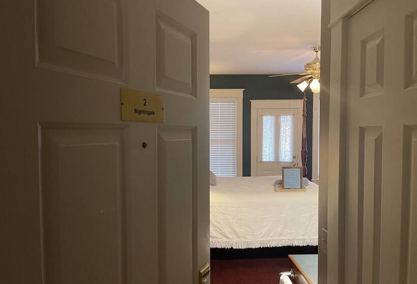 اتاق استاندارد, China Clipper Inn