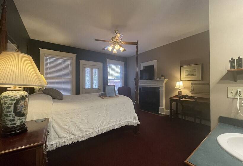 اتاق استاندارد, China Clipper Inn