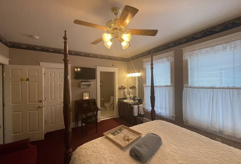 Standard Room, China Clipper Inn  Bed And Breakfast  Adults Only