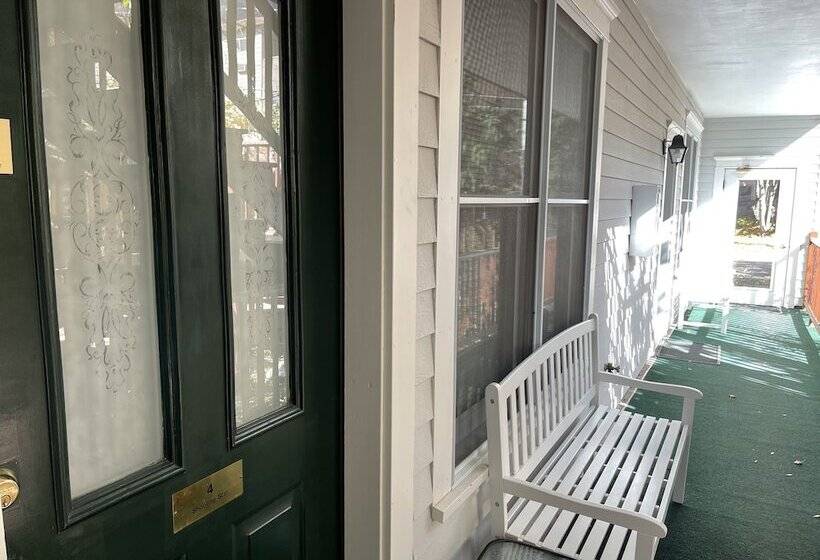 اتاق استاندارد, China Clipper Inn