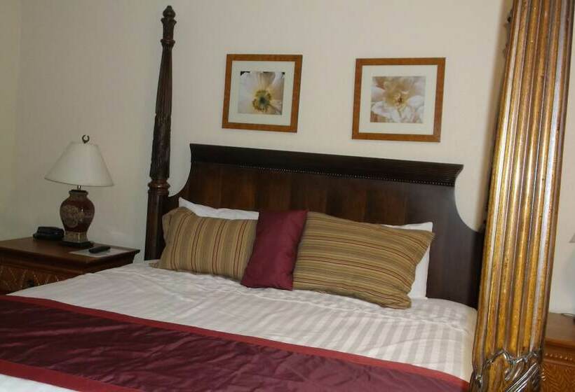 Standard Room Double Bed, Days Inn & Suites By Wyndham Lake Okeechobee