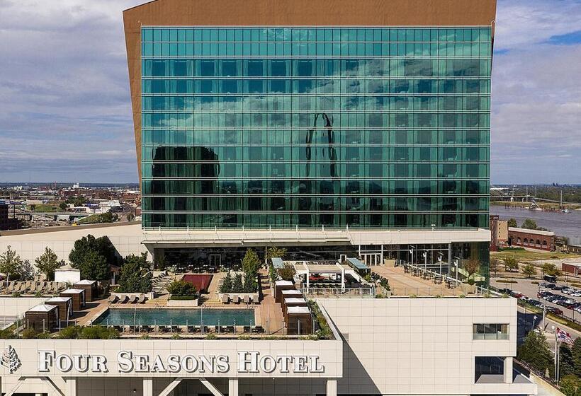 اتاق استاندارد با تخت بزرگ, Four Seasons  St Louis