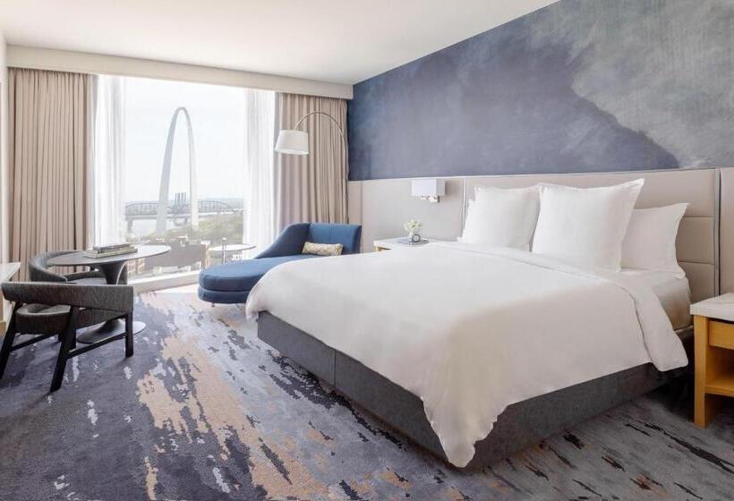 غرفة قياسية سرير كينج, Four Seasons  St Louis