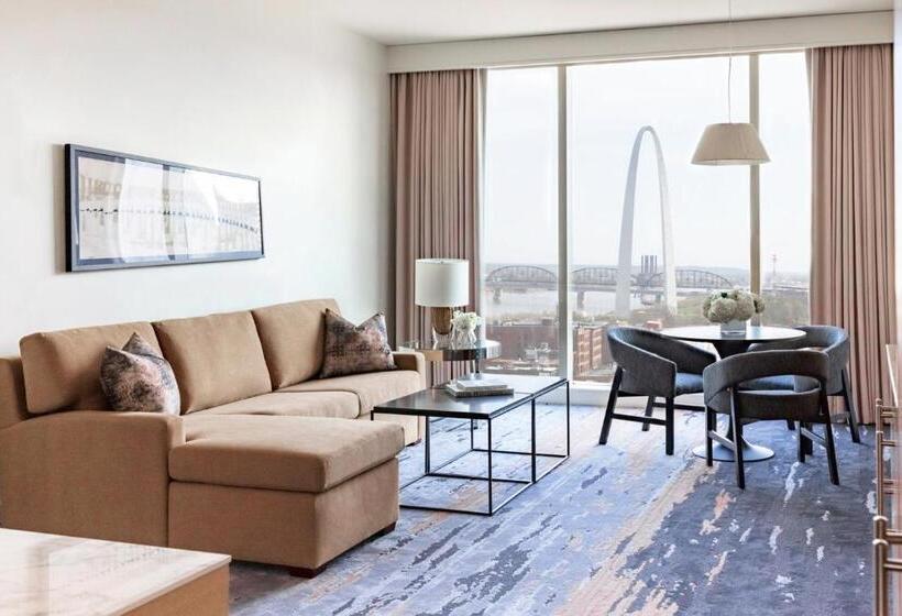 Suite Lit King, Four Seasons  St Louis