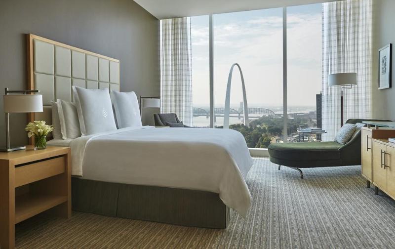 اتاق پرمیوم, Four Seasons  St Louis