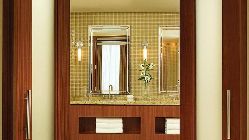 اتاق استاندارد با چشم‌انداز شهر, Four Seasons  St Louis