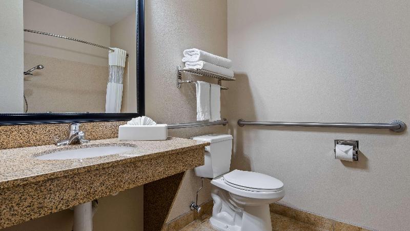 اتاق استاندارد با تخت بزرگ, Four Seasons  St Louis