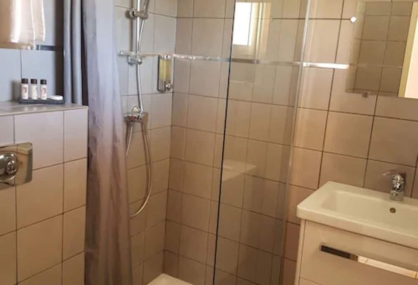 استودیوی استاندارد, Residence Saint Michel