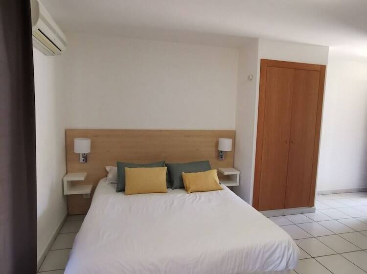 استودیوی استاندارد, Residence Saint Michel