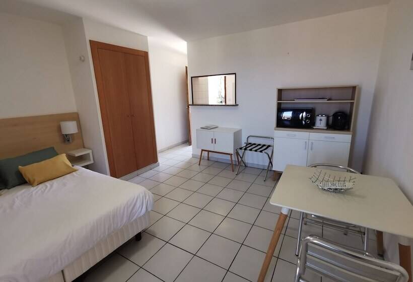 استودیوی استاندارد, Residence Saint Michel