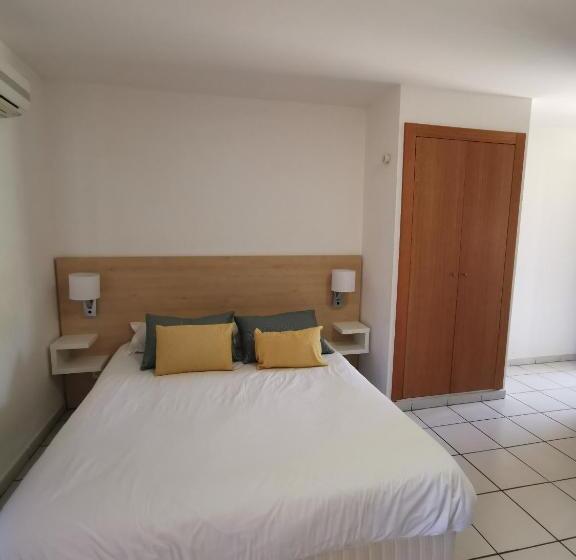 استودیوی استاندارد, Residence Saint Michel
