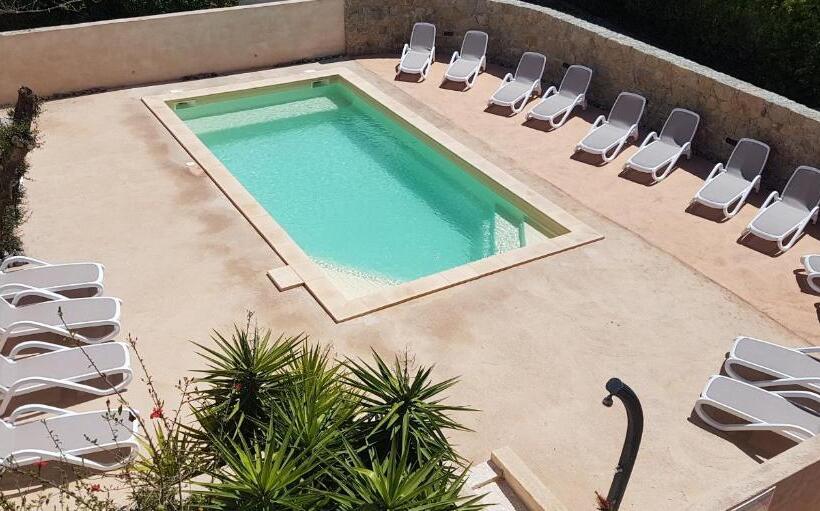 استودیوی استاندارد, Residence Saint Michel