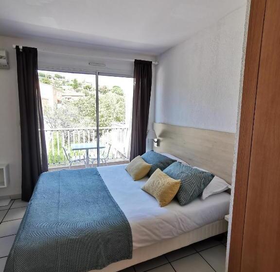 استودیوی استاندارد, Residence Saint Michel