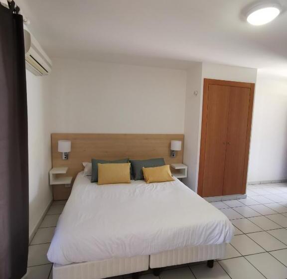 استودیوی استاندارد, Residence Saint Michel