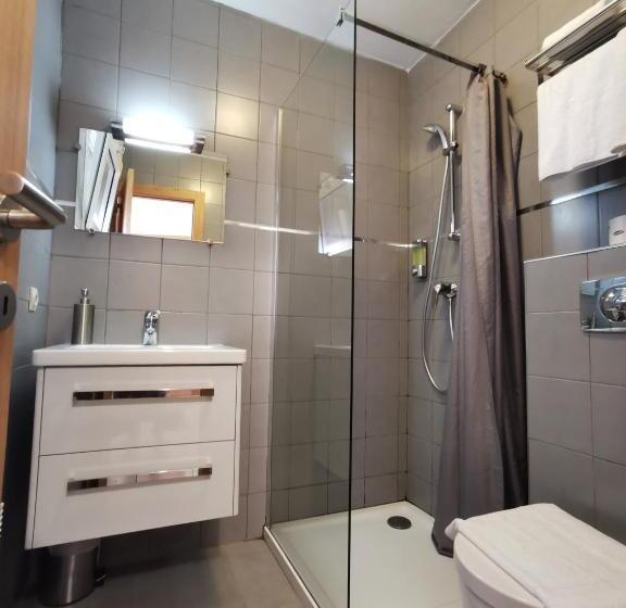 استودیوی استاندارد, Residence Saint Michel