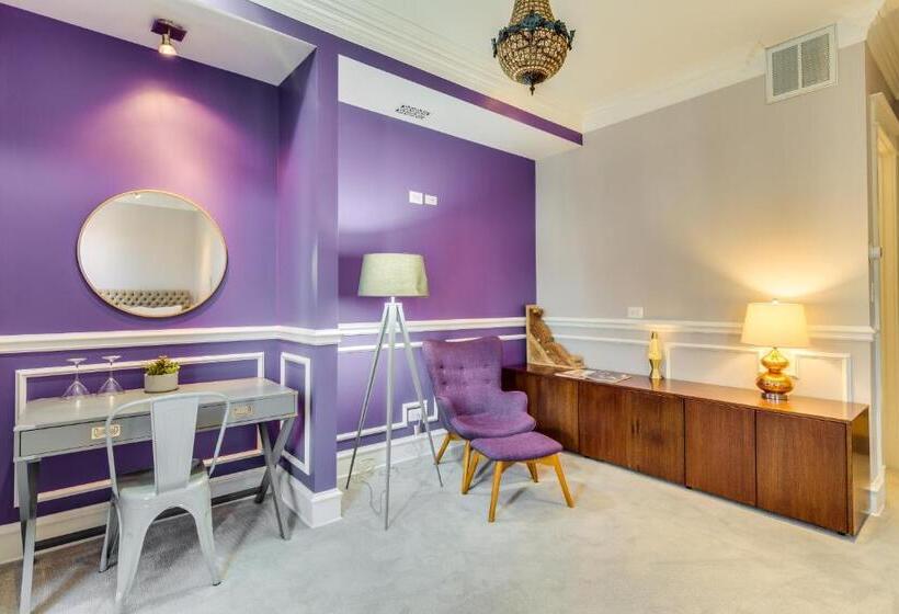 اتاق سوپریور با تخت بزرگ, Ruby Room