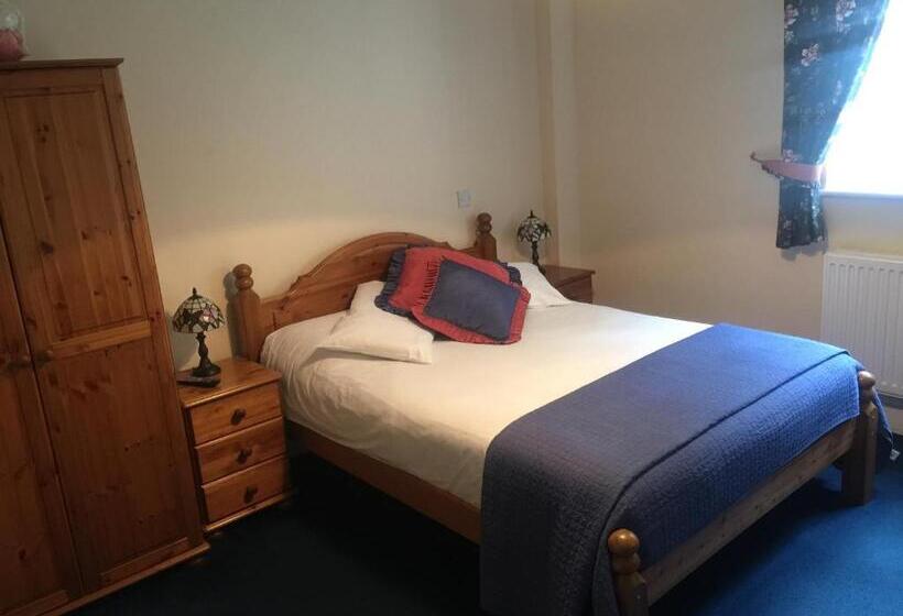 Standard Room, The Winchfield Inn