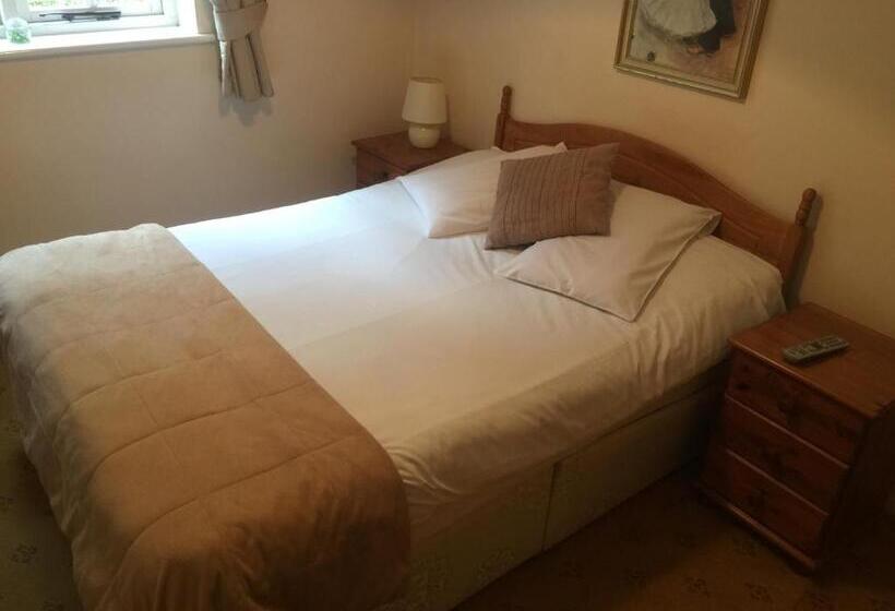 Standard Single Room, The Winchfield Inn