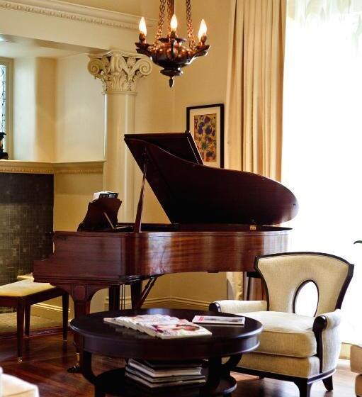 سوئیت با تخت بزرگ, Stonehurst Place Bed & Breakfast