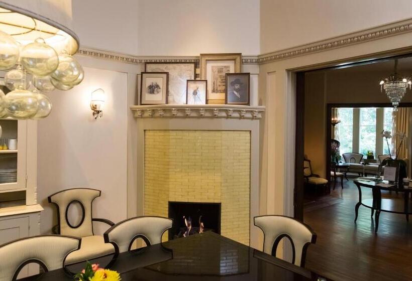 سوییت دوبلکس, Stonehurst Place Bed & Breakfast