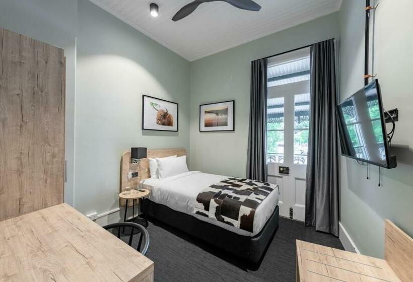 اتاق استاندارد یک نفره, Grand Western Lodge