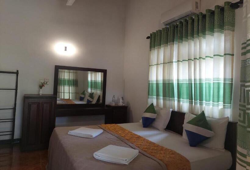 اتاق لوکس, Green Light Holiday Village
