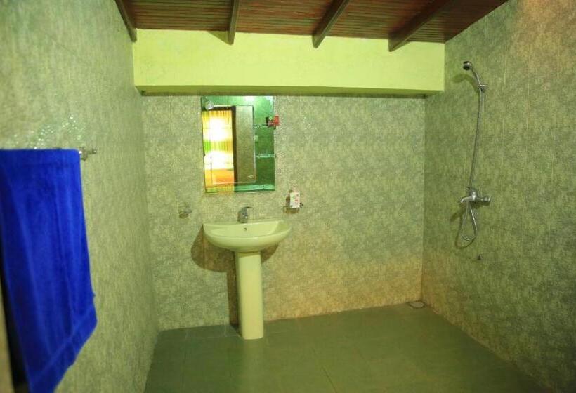 اتاق لوکس سه تخته, Green Light Holiday Village
