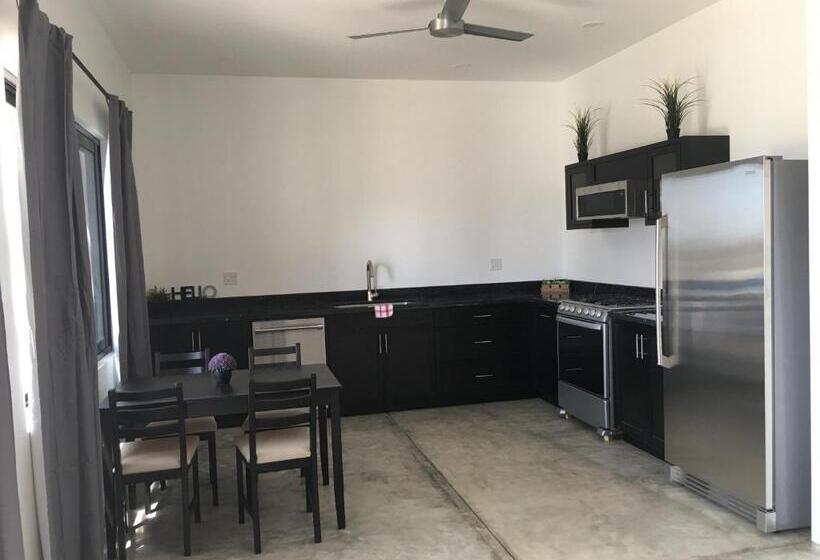 اتاق لوکس, Las Palmas Hotel   Cerritos Beach