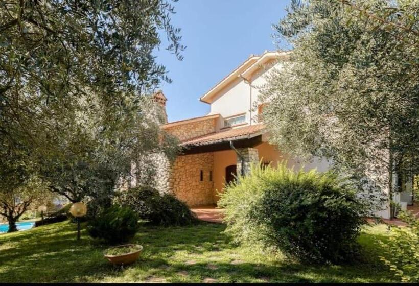 ویلای یک اتاق خوابه با استخر شنا, Villa Con Piscina Privata   Vista Panoramica   7s   20 Guest