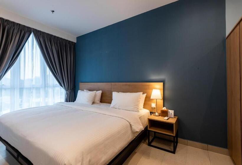 استودیو خانوادگی, The Signature Serviced Suites Puchong