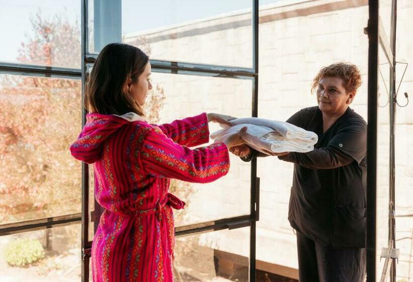 اتاق لوکس, Los Amantes Valle De Guadalupe