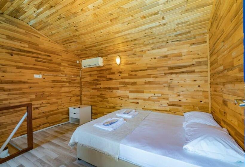 اتاق استاندارد چهارنفره با بالکن, Olympos Forest House