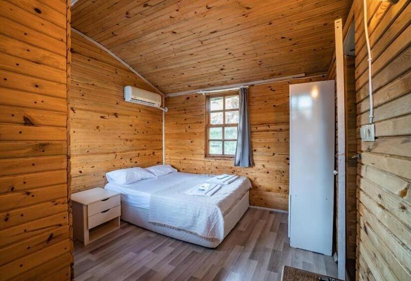 اتاق استاندارد چهارنفره با بالکن, Olympos Forest House