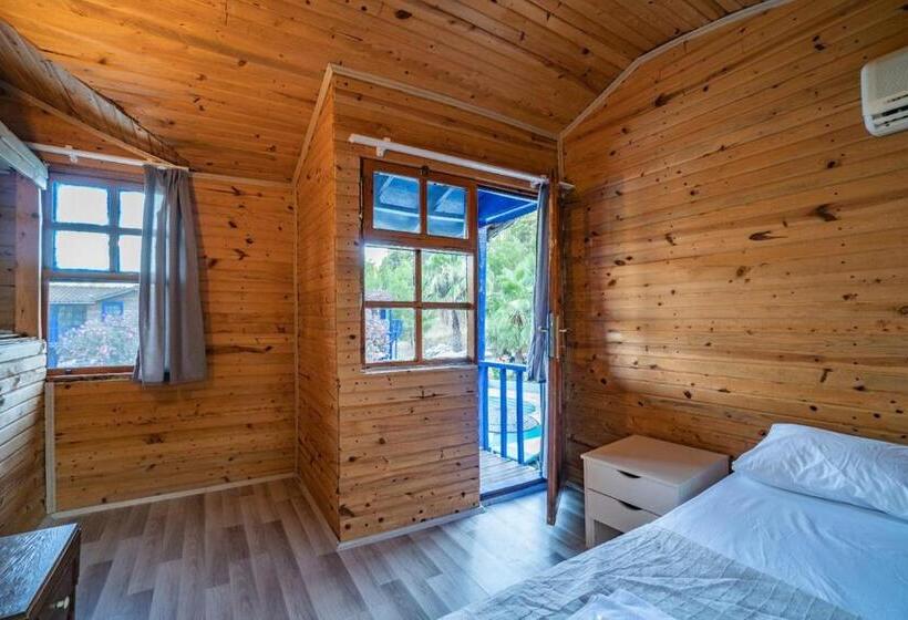 اتاق استاندارد چهارنفره با بالکن, Olympos Forest House