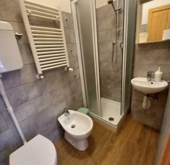 اتاق خانوادگی, Celtic House B&b