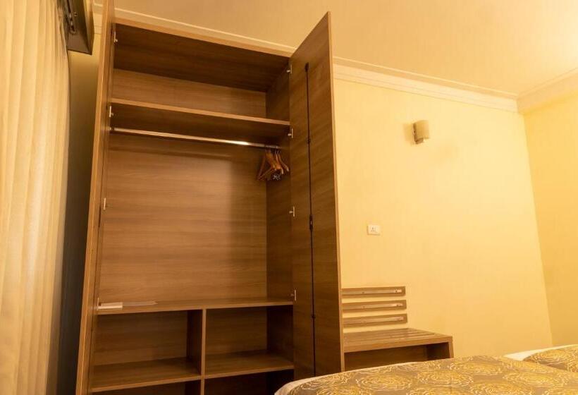 سوئیت 2 خوابه, Starlit Suites Tirupati