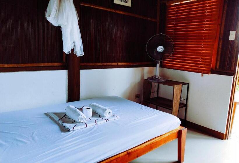 اتاق استاندارد, Victordelia Hilltop Hostel