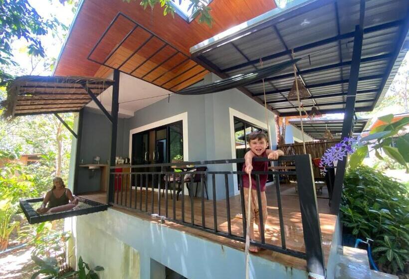 اتاق استاندارد با بالکن, Ingtara At Lanta Resort