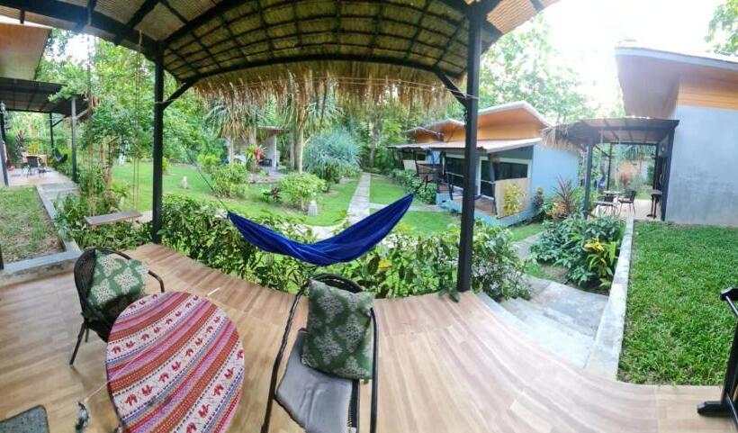 اتاق استاندارد با چشم‌انداز باغ, Ingtara At Lanta Resort