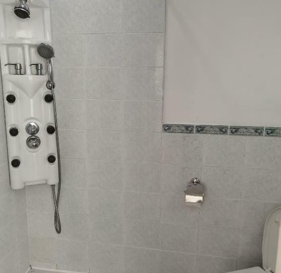 اتاق استاندارد با چشم‌انداز باغ, Mira Guest House