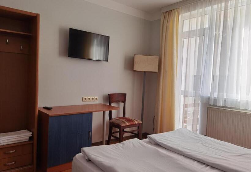 اتاق استاندارد, Mira Guest House