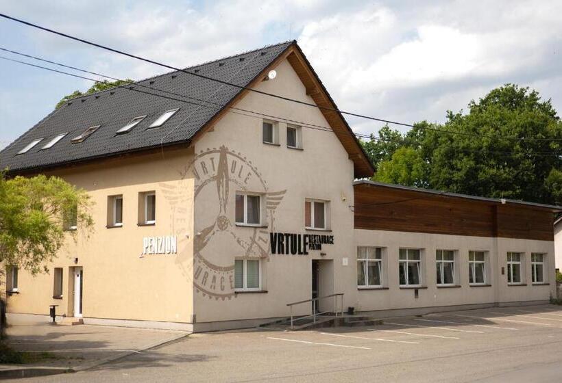 带1个卧室的公寓, Restaurace A Penzion Vrtule