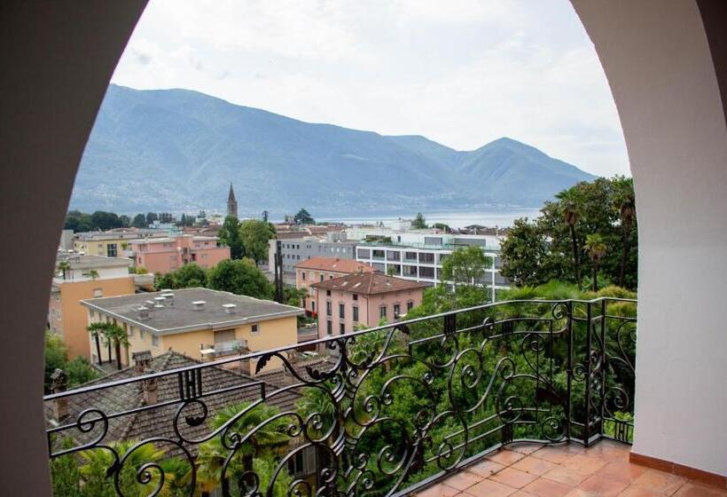 Suite with lake view, Suite Stays By Hotel La Perla
