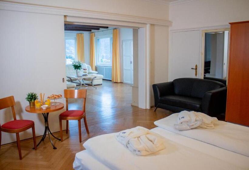 Suite with lake view, Suite Stays By Hotel La Perla